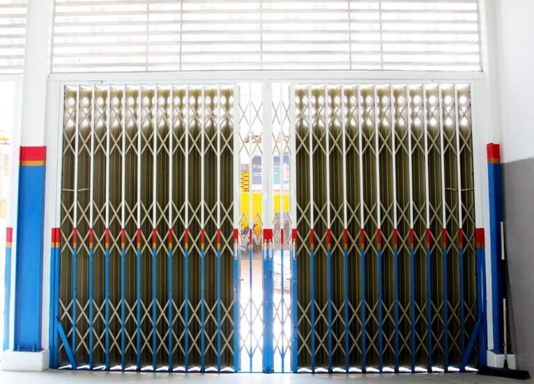 Daun Pintu Harmonika