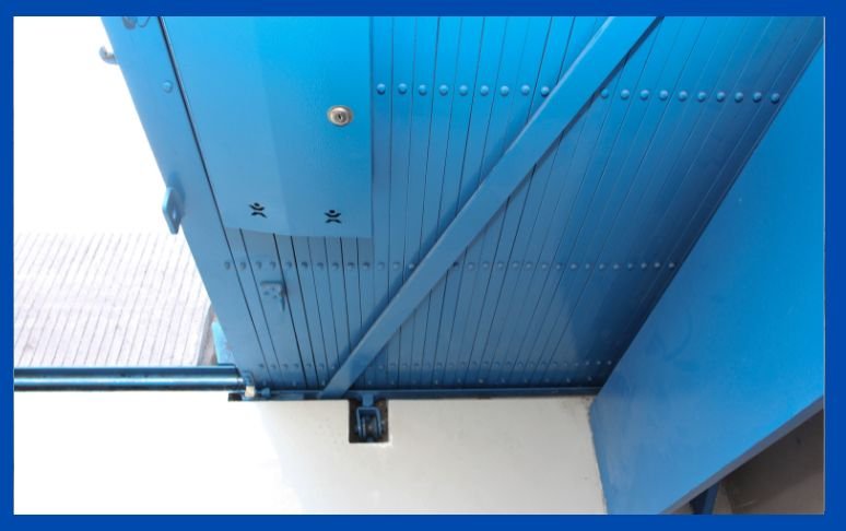 Rel Pintu Harmonika